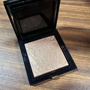 Givenchy Highlighter 02 Shimmery Gold